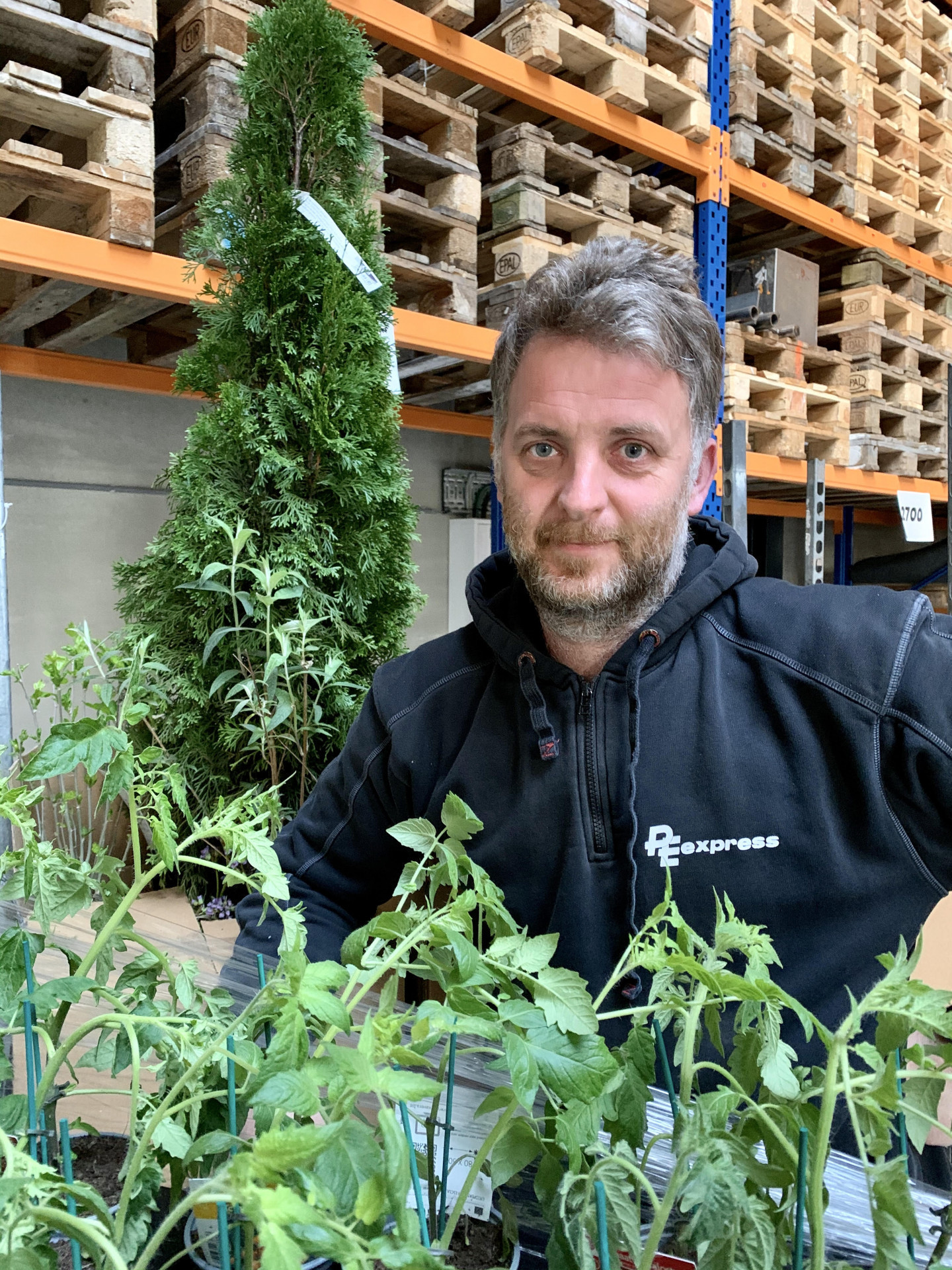 PE Express BV en Pelckmans Turnhout NV zorgen dat klanten in hun tuin kunnen blijven klussen!